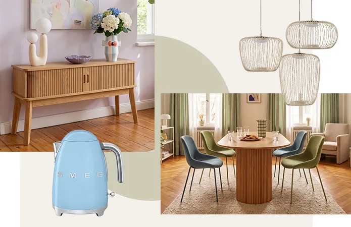 Ovaler Holzesstisch mit Standfuß in Lamellenoptik und passendes Sideboard, filigrane Pendelleuchten in Creme, Esszimmerstühle in Blau und Grün
