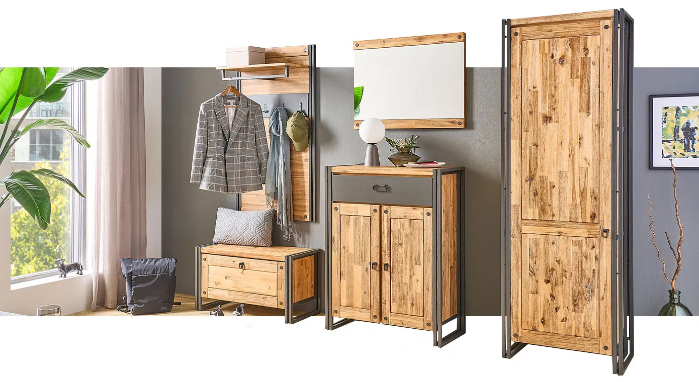 Flur mit Garderobenmöbeln im Industrial-Stil, bestehend aus Paneel, Bank, Schuhkommode, Spiegel und Schrank, alle aus Akazie mit schwarzem Metall, Kleidung, Deko