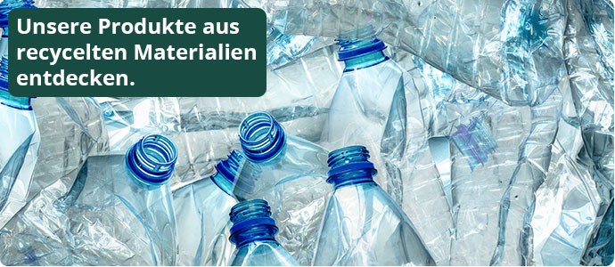 Unsere Produkte aus recycelten Materialien entdecken. Diverse leere Plastikflaschen.