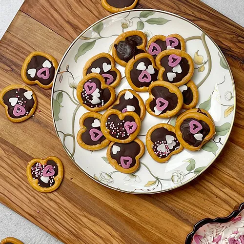 Schokoladen-Brezelherzen