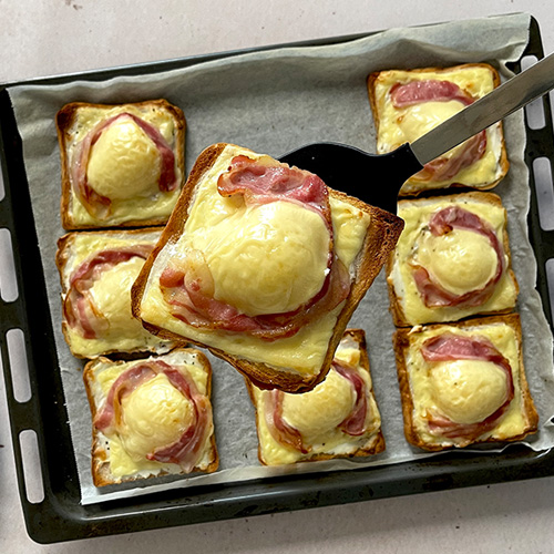 Toast Williams Christ mit Birne und Bacon