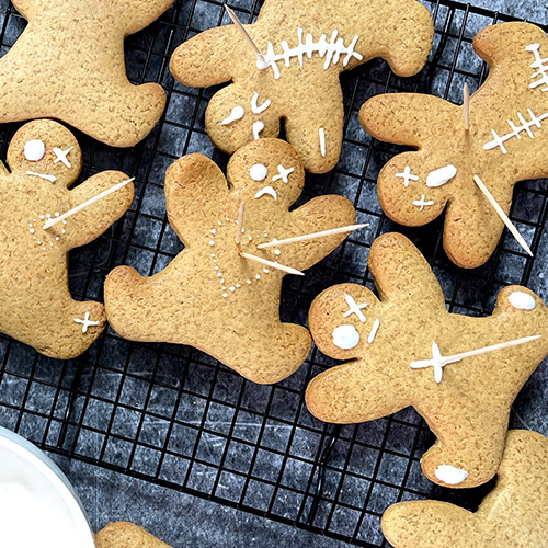 Voodoopuppen-Kekse mit Biscoff-Creme