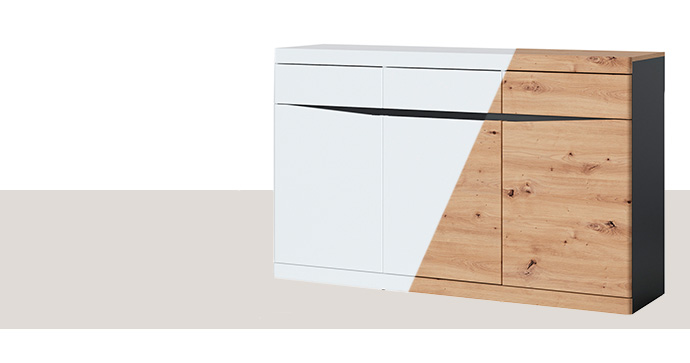 Sideboard Turino Neo mit schräg verlaufender Trennlinie. Linke Hälfte zeigt Farbvariante Weiß, rechte Hälfte Farbvariante Asteiche (Nachbildung)