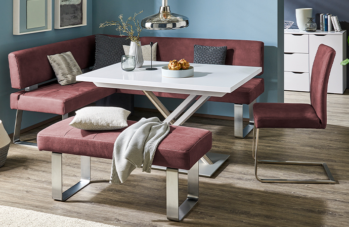 Esszimmersystem aus Eckbank, Polsterstühlen, Sitzbank und Esstisch, klassischer bis moderner Look