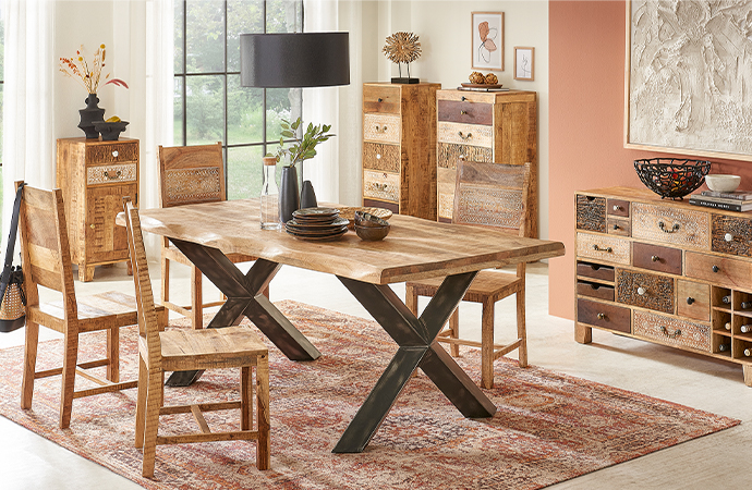 Möbelserie aus Massivholz mit Fronten in verschiedenen Designs, Boho-Stil, Ethno-Look