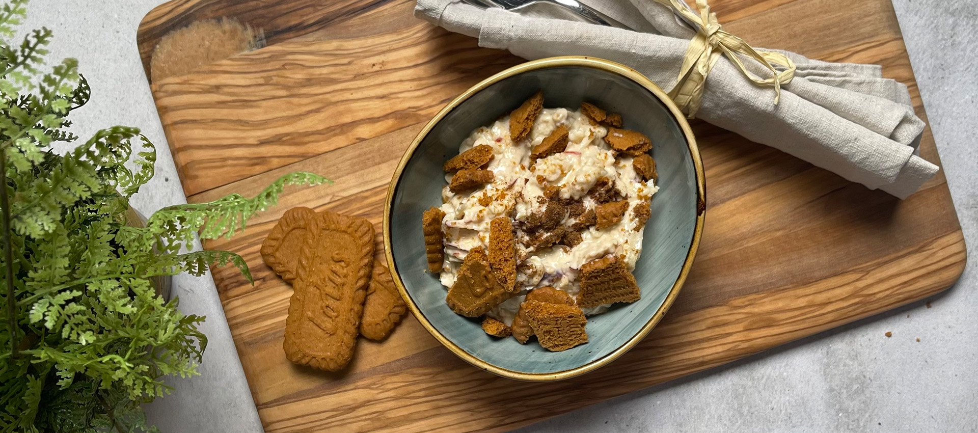 Biscoff-Porridge mit Apfel