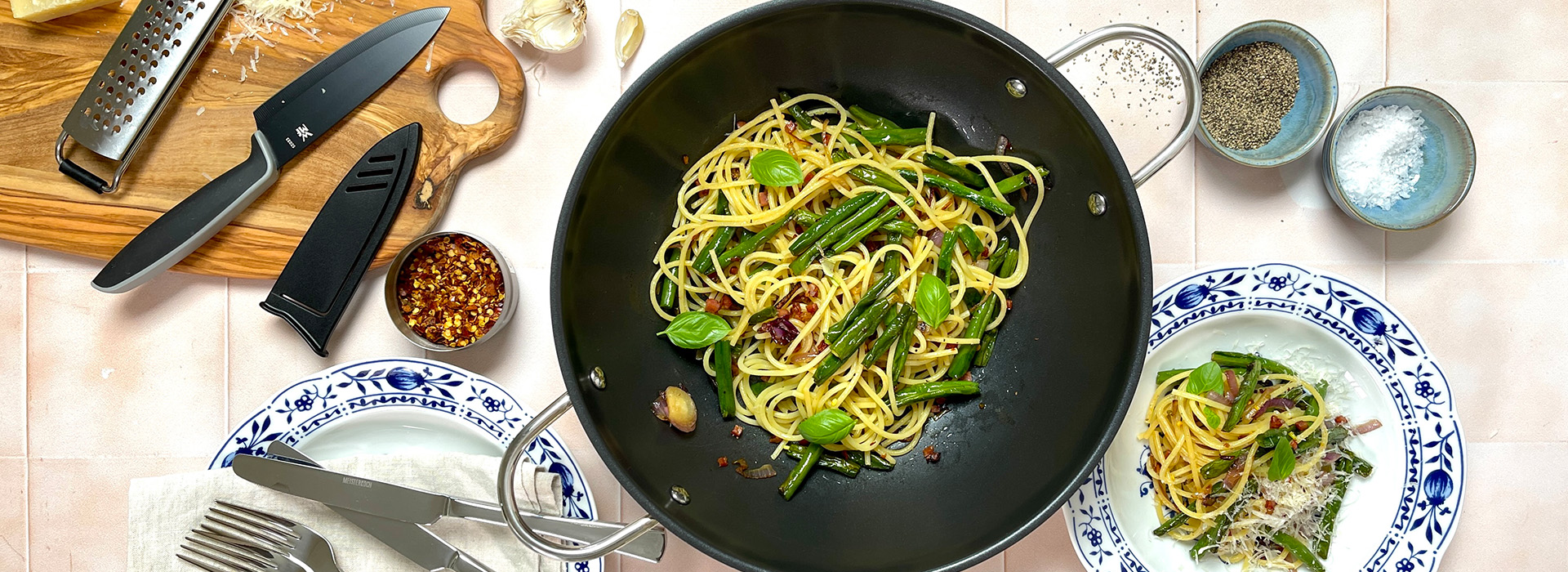 Pasta mit gerösteten Bohnen und Speck