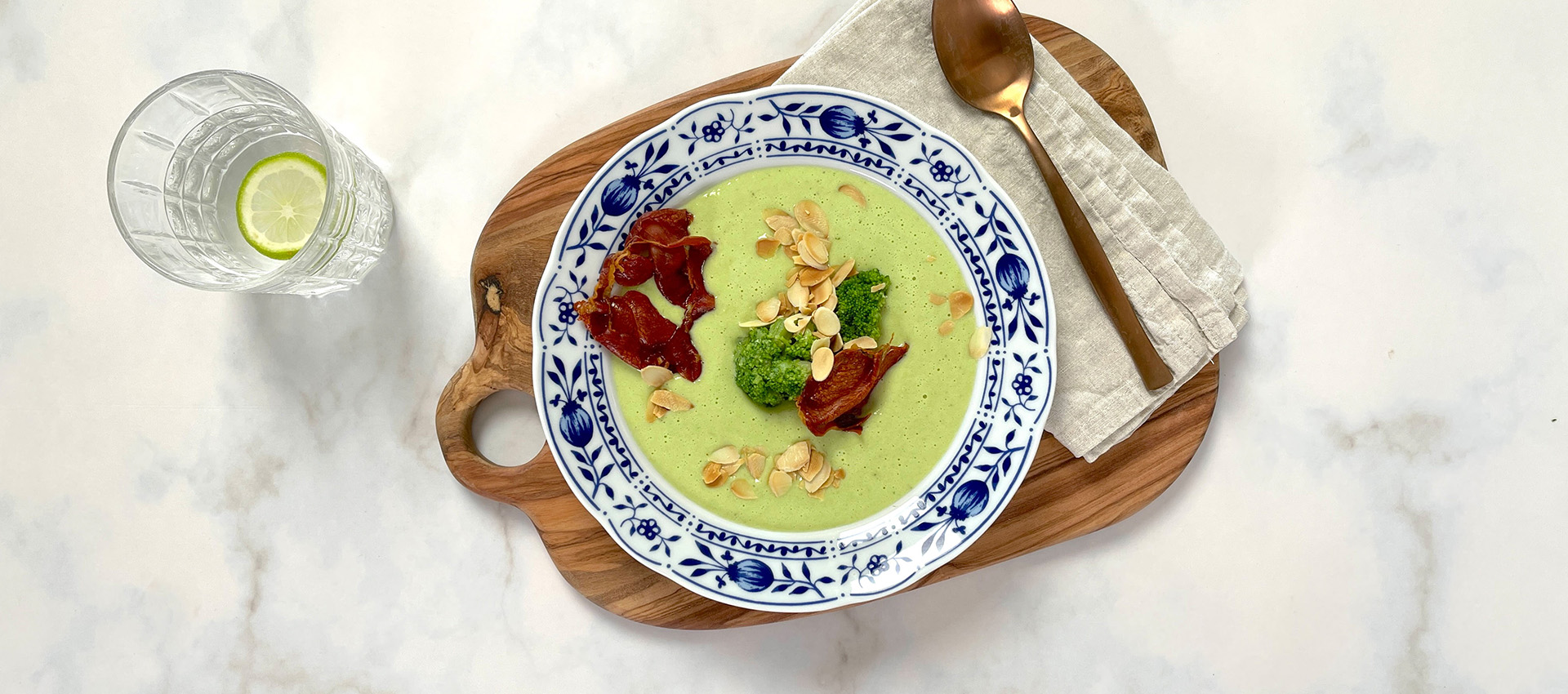 Low Carb Brokkoli-Käsesuppe
