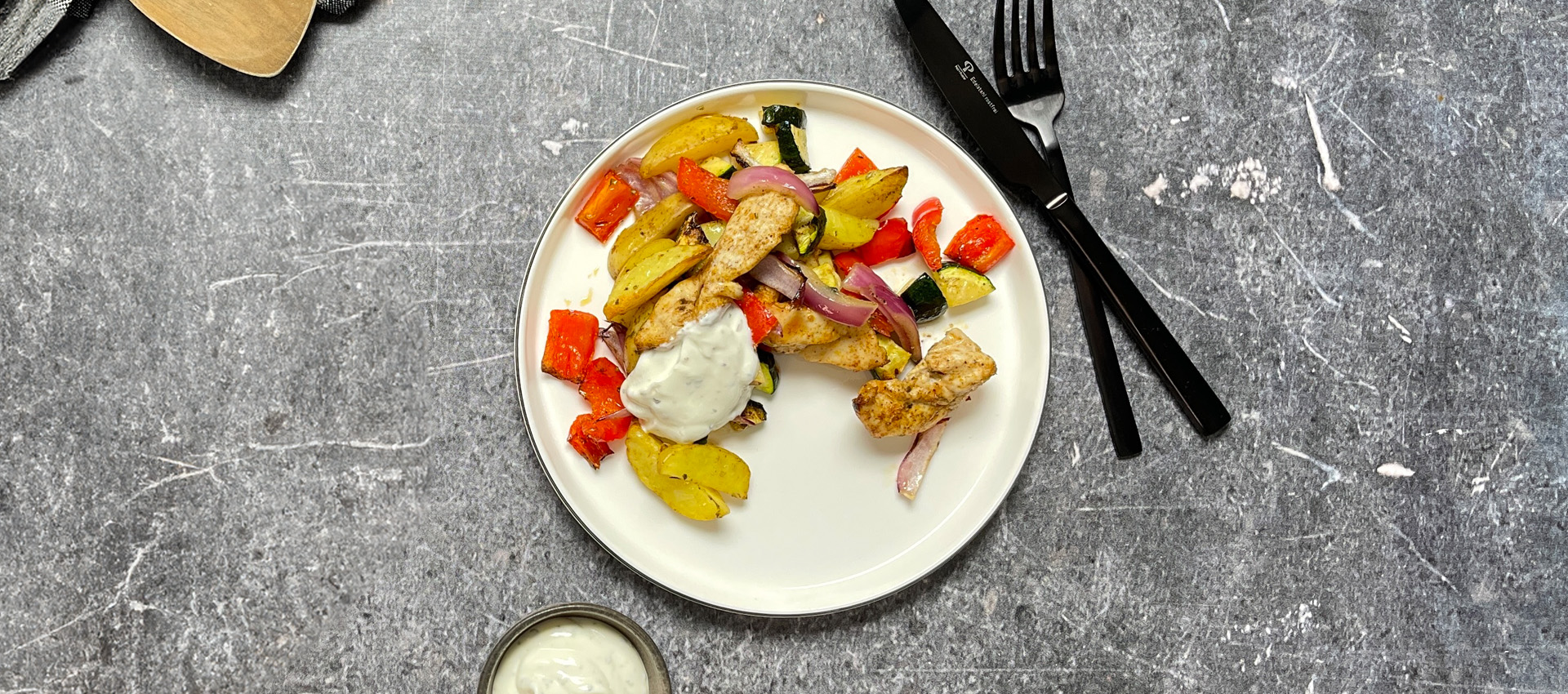 Saftige Hähnchenbrust und Ofengemüse aus dem Airfryer