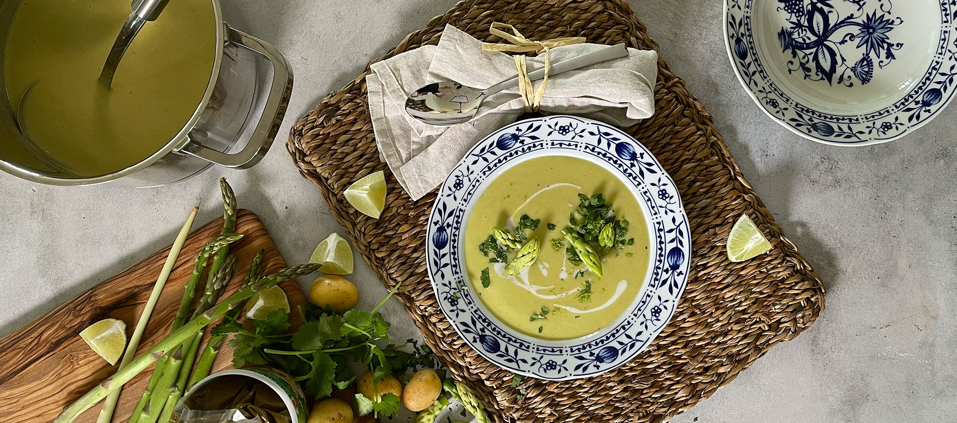 Cremige Kokos-Spargelsuppe