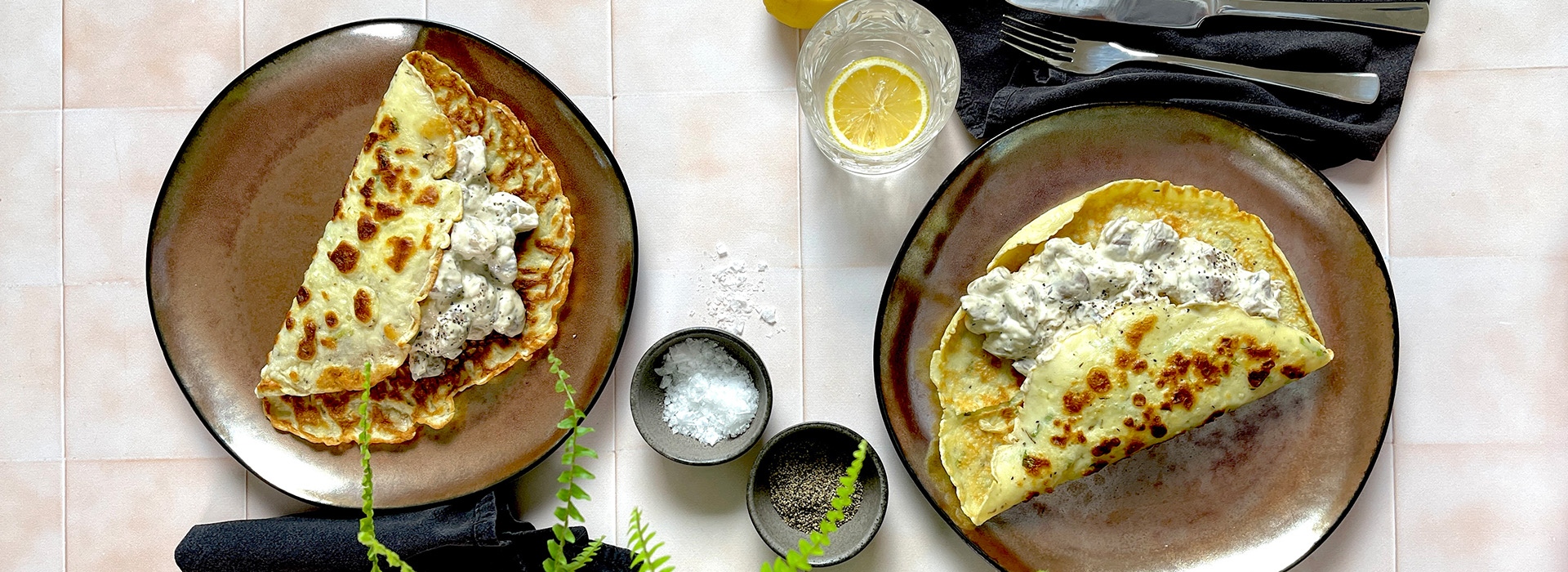 Kräuterpfannkuchen mit cremigen Champignons