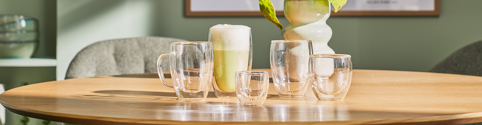 Caffè Latte-Glas mit Matcha Latte