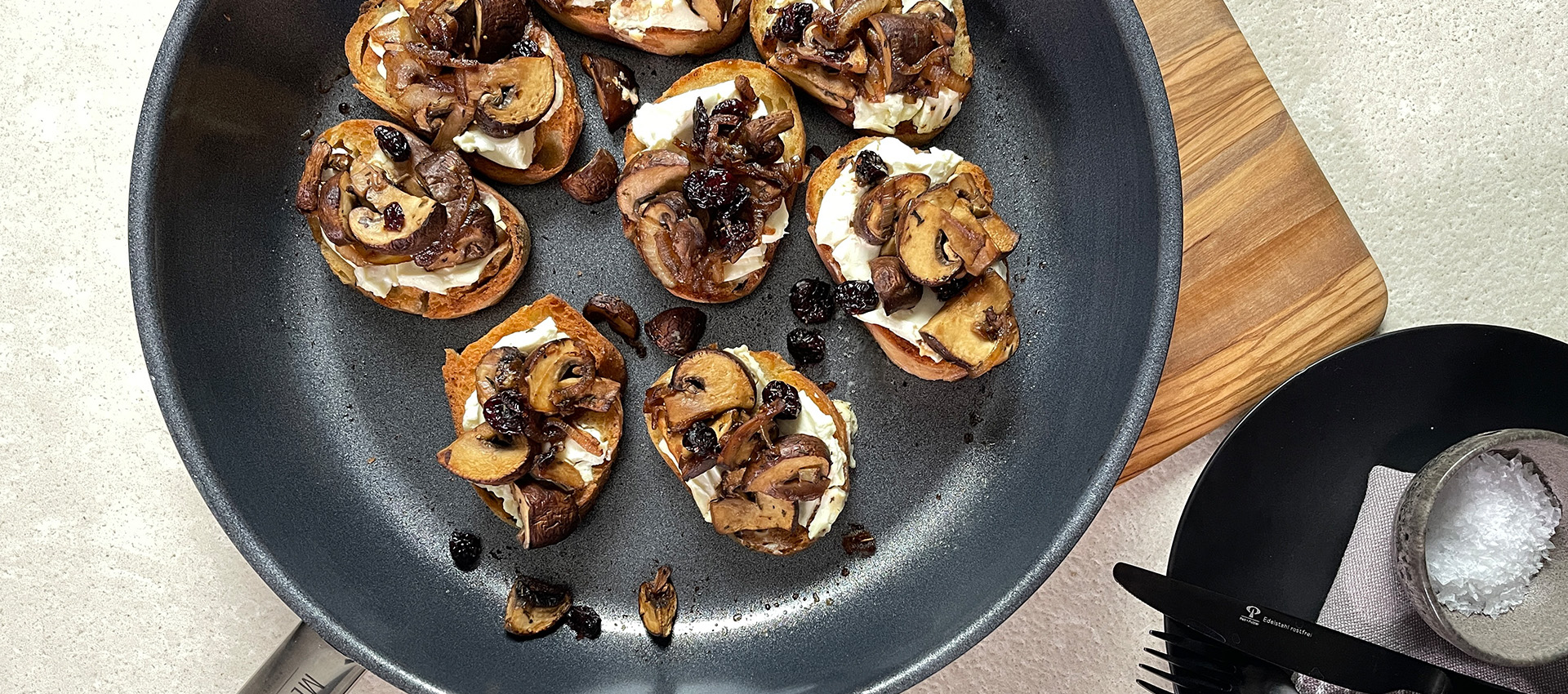 Pilz-Bruschetta aus der Pfanne