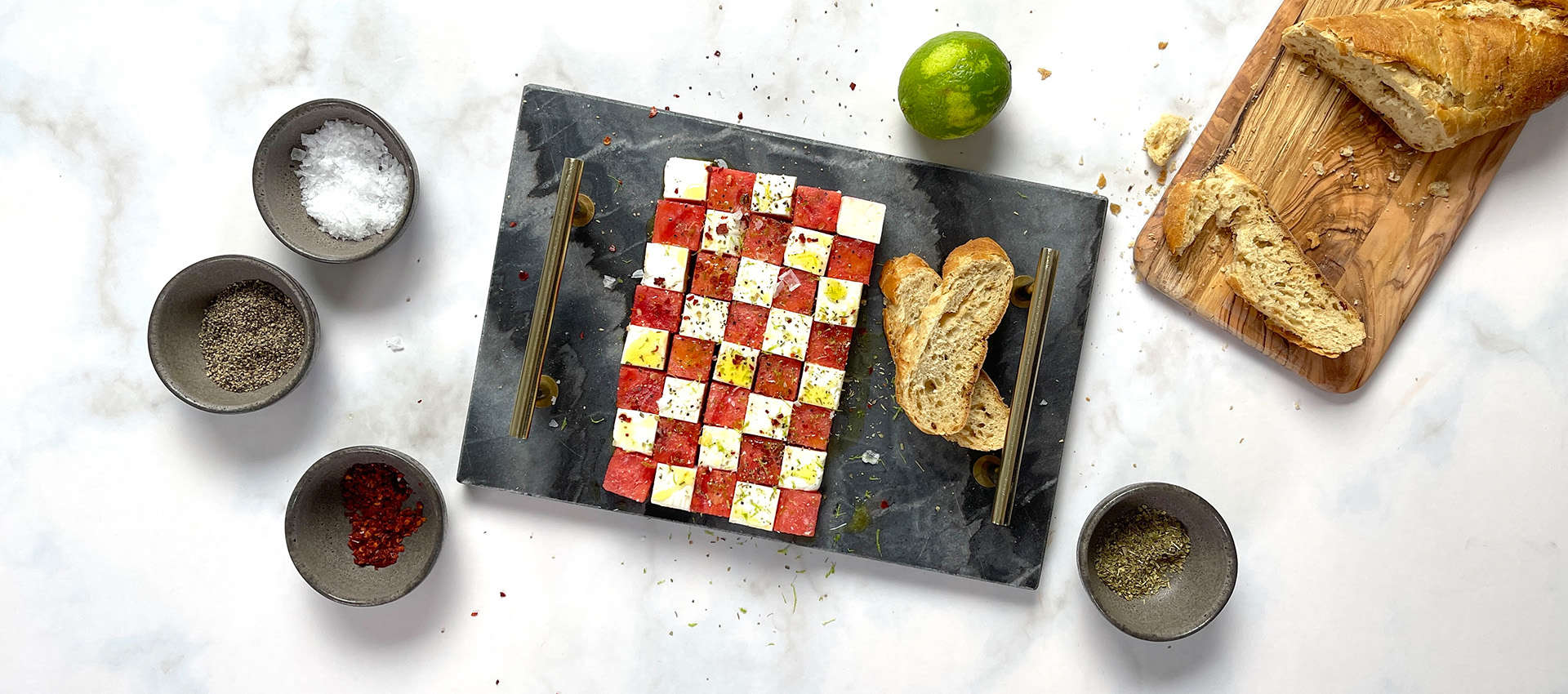 Wassermelonen-Feta-Salat im Schachbrettmuster
