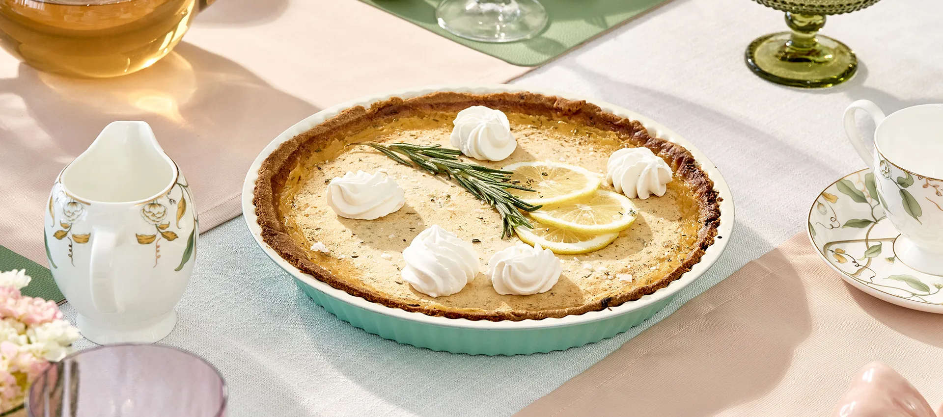 Zitronentarte mit Rosmarin