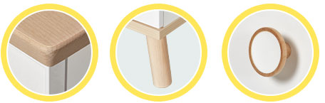 Details von Holzkante, Knopfgriff und Standfuß, Möbel in Weiß und Holzoptik