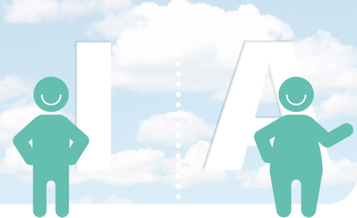 Weiße Buchstaben, die das Wort HEIA ergeben vor blauem Himmel mit weißen Wolken sowie türkisfarbigen stilisierten Menschen