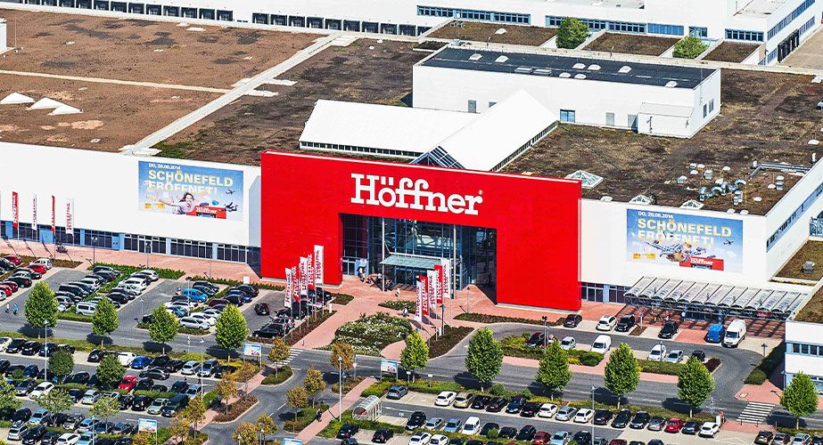 Außenansicht vom Höffner Möbelhaus Schönefeld