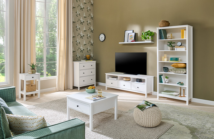 Weiße Wohnzimmerserie im Landhausstil