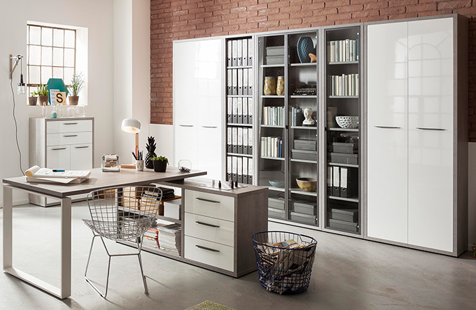 Moderne, schlichte Büroserie in Hochglanz-Weiß und Beton-Optik 