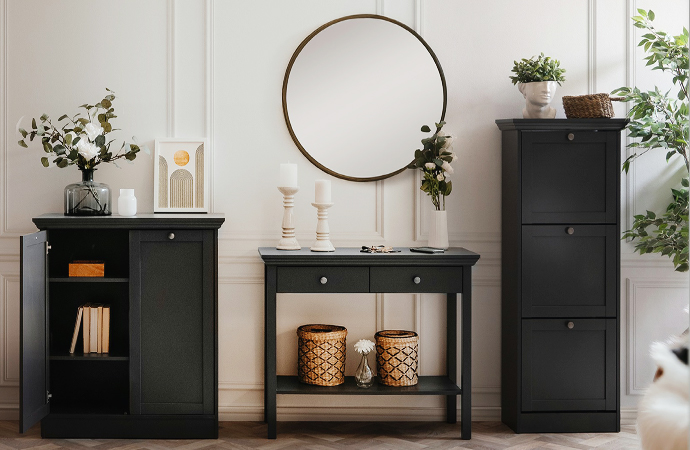 Flurmöbel im Landhausstil, Rahmenfronten, Schwarz