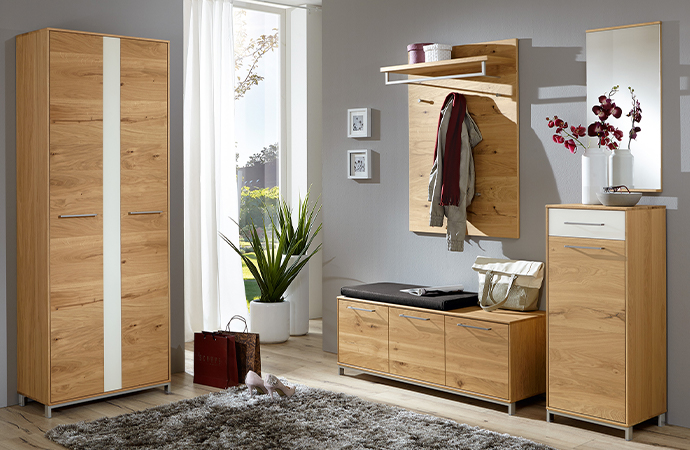 Moderne Flurmöbel mit Echtholz 