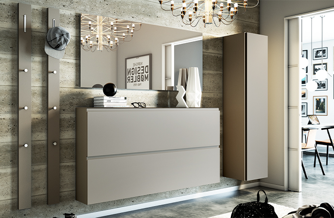 Minimalistische, grifflose Flurmöbel in Hellgrau
