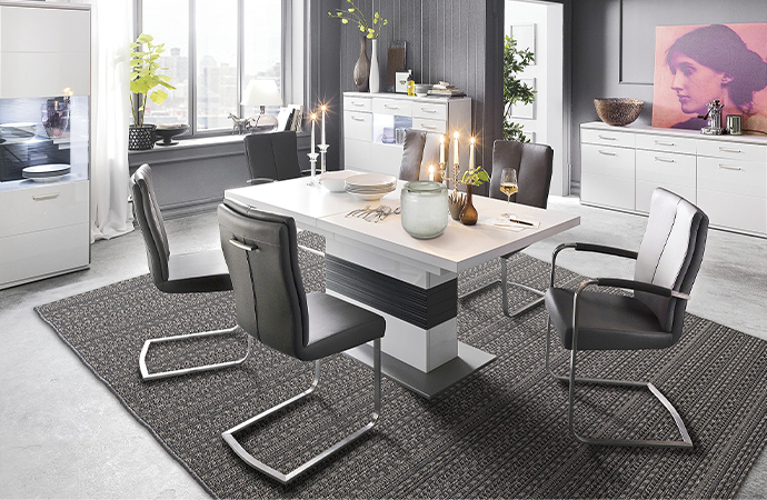 Esszimmermöbel in Weiß mit Hochglanz-Finish 