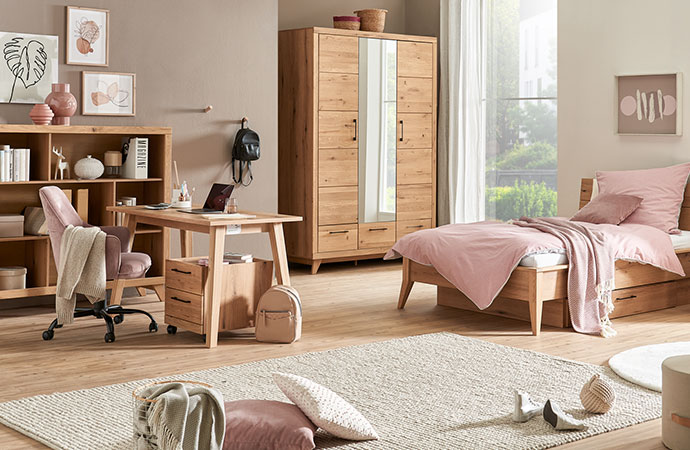 Jugendzimmer im Skandi-Style in hellem Holzdekor