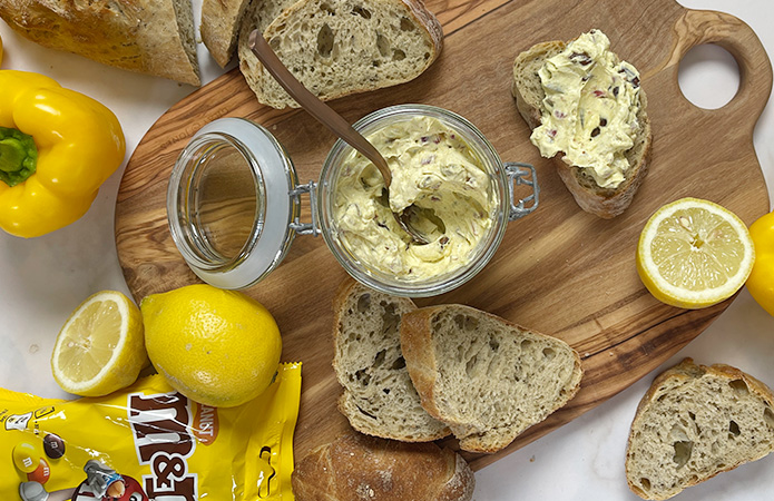 Zum Rezept Curry-Dattel-Dip