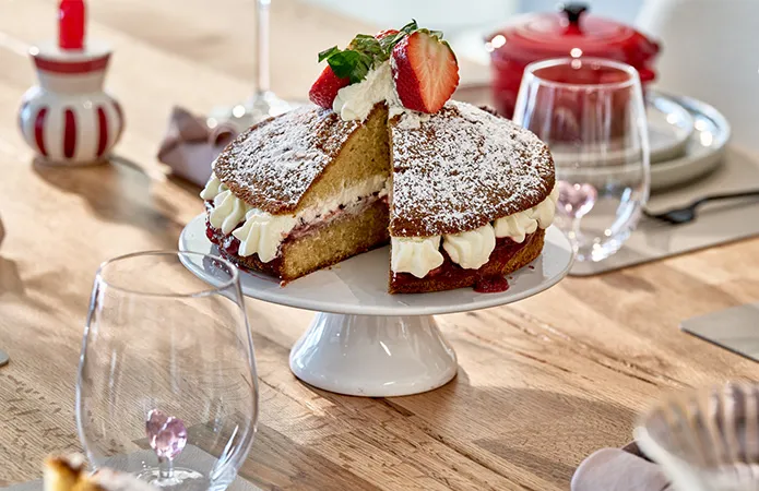 Zum Rezept Victoria Sponge Cake