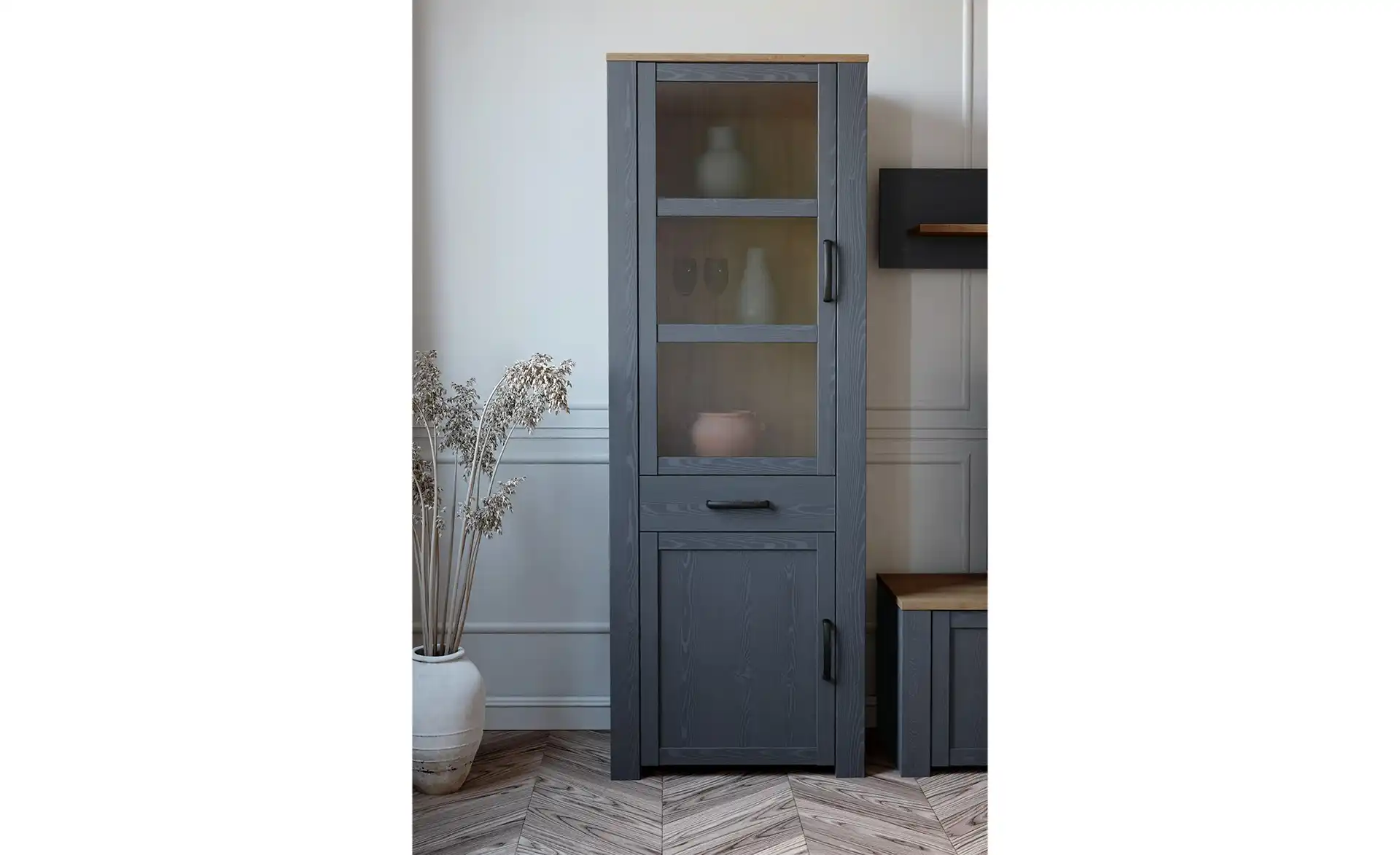 Vitrine TONEO Eiche Navy Blau - Einrichtungsbeispiel