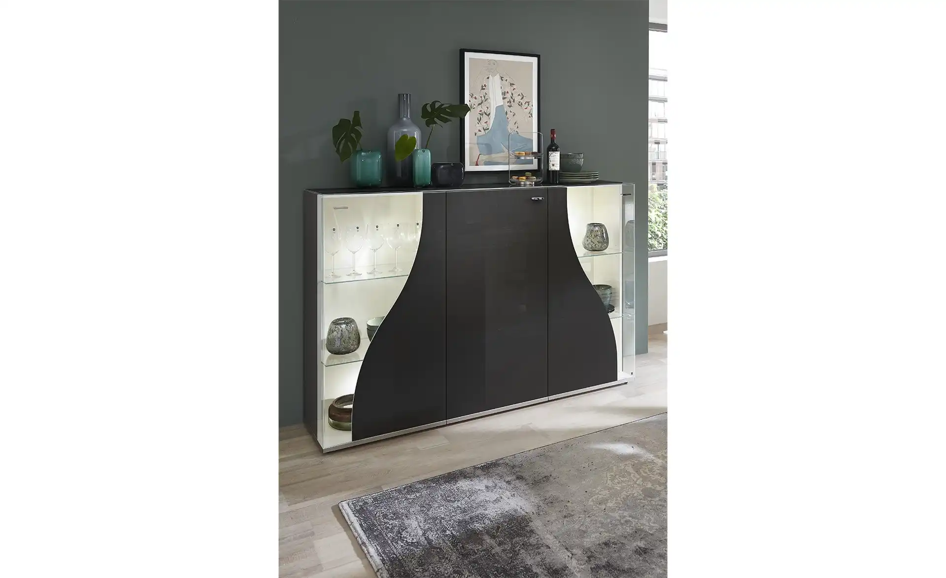 Highboard LEO CURVE 50 - Einrichtungsbeispiel