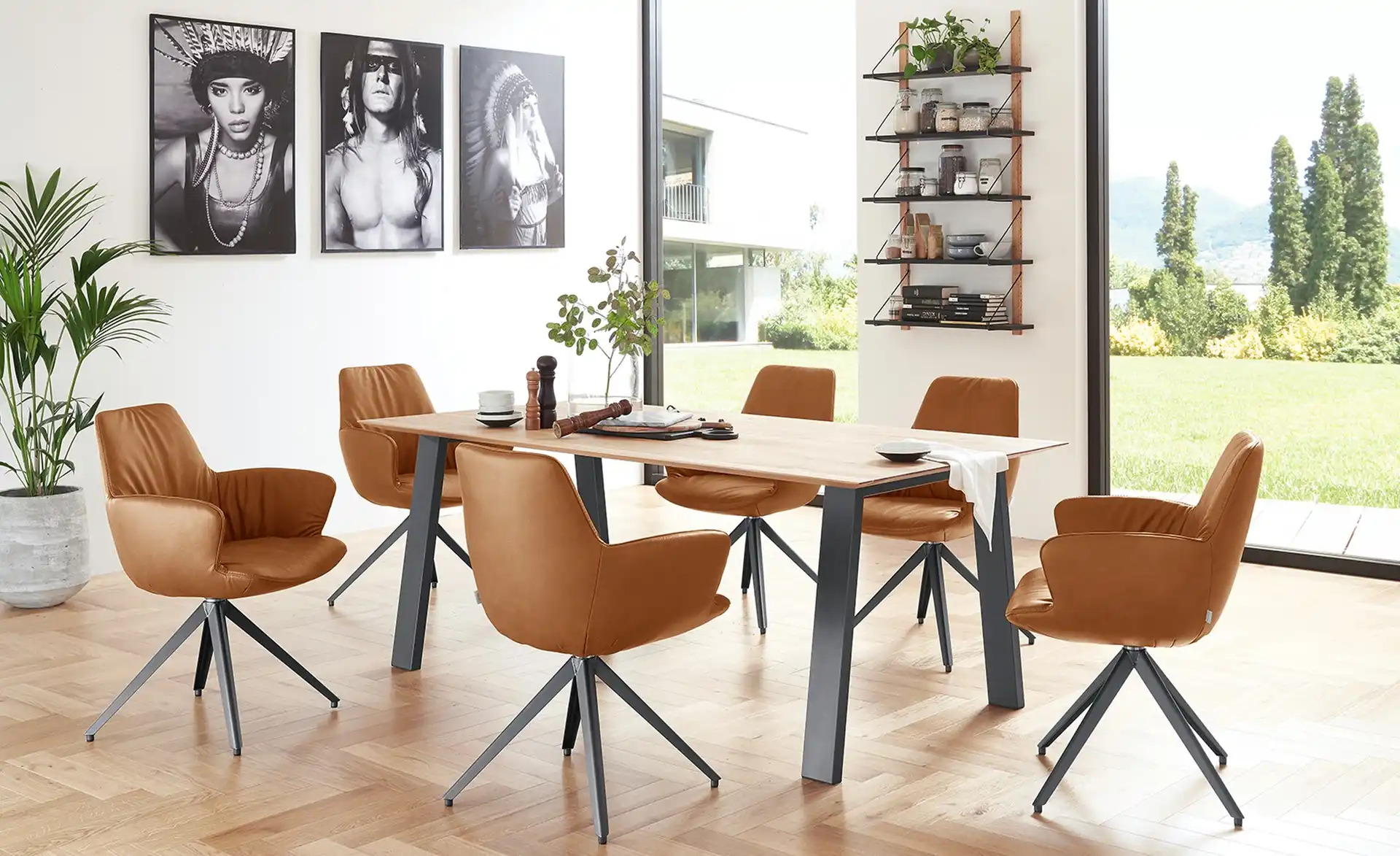 Armlehnstuhl MAPLE Cognacbraun  - Einrichtungsbeispiel