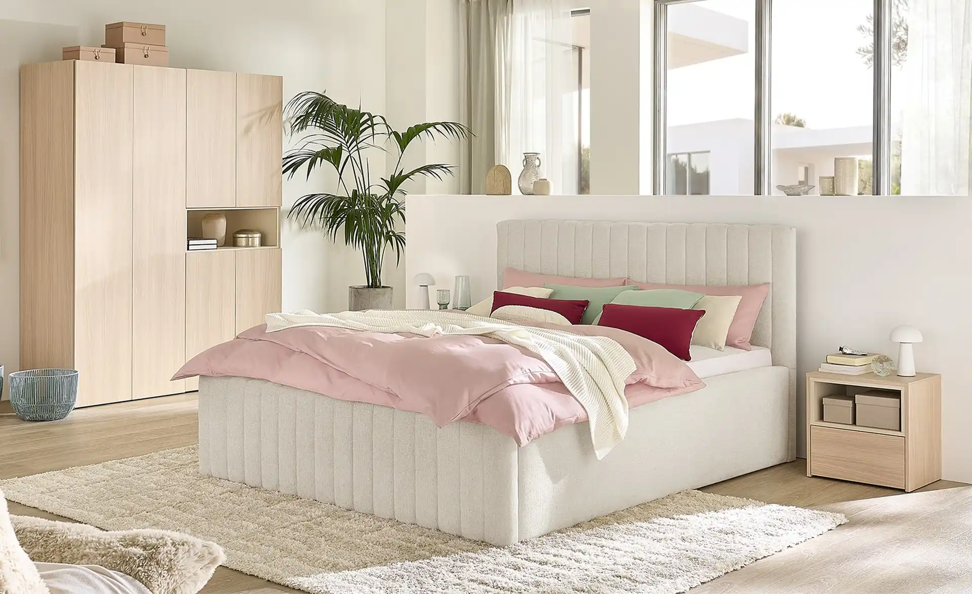 Batina in Creme – Polsterbett mit Bettkasten