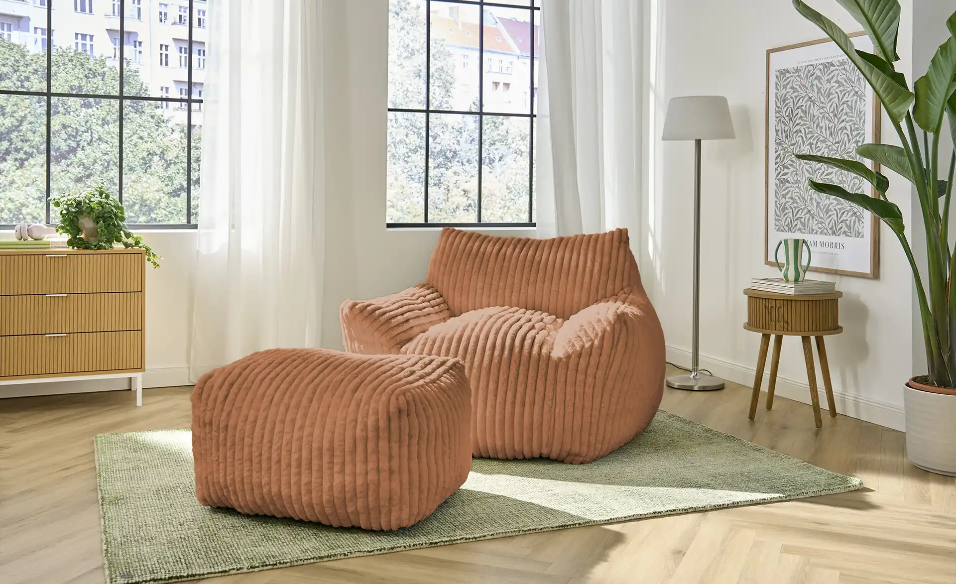 Sessel Sashenka in Rostrot mit Hocker