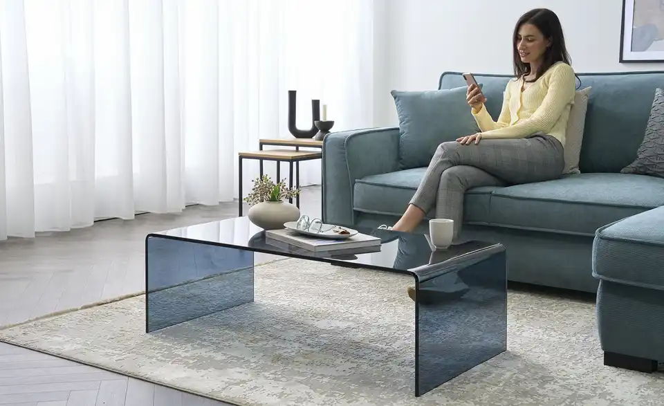 Couchtisch Tessera aus Glas, in Wohnsituation