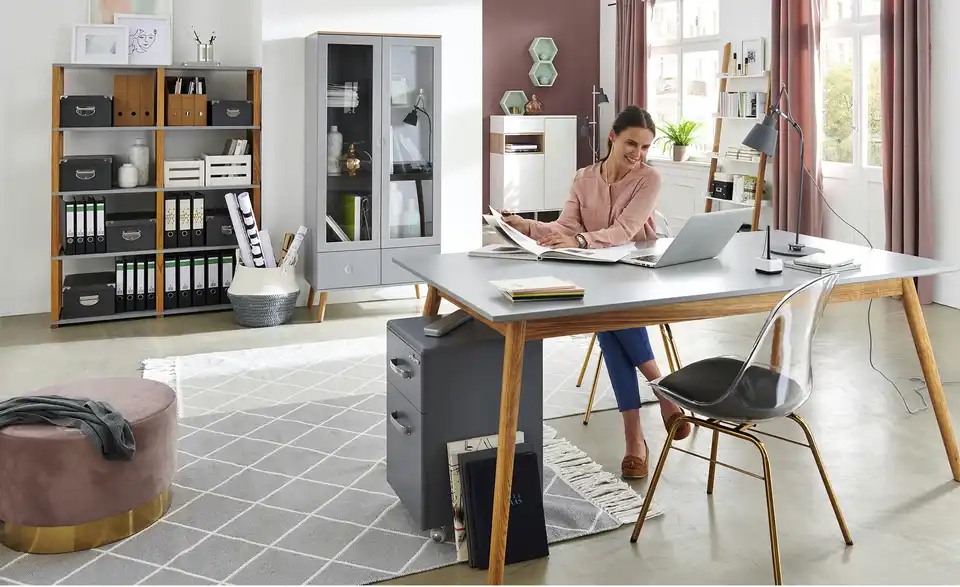 Leiterregal Bari, in Wohnsituation