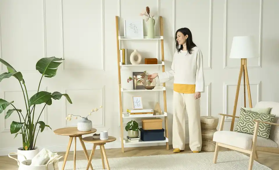 Leiterregal Bari, in Wohnsituation