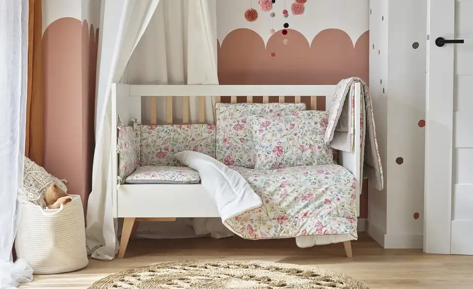 pinio Kinderbett Swing, in Wohnsituation