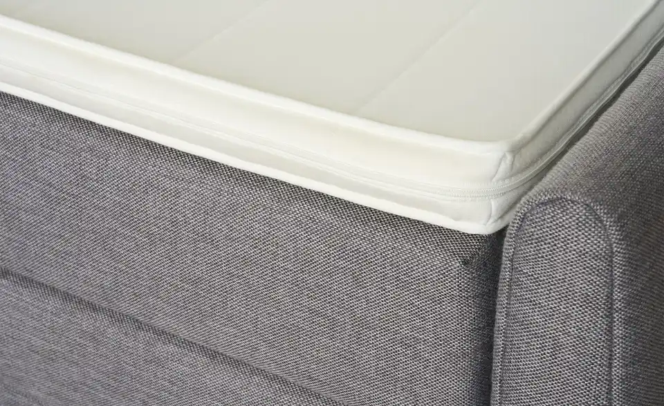 Boxspringbett Baron mit Bettkasten und Topper, Detailansicht