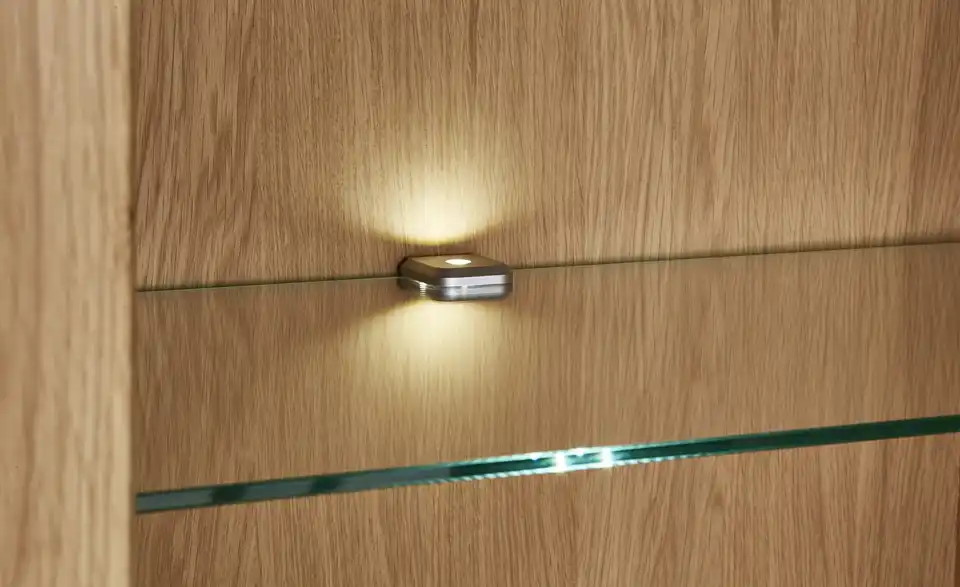 Woodford Highboard Barton, Beleuchtet