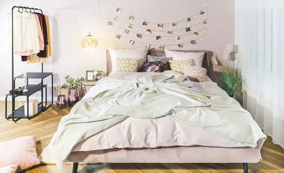 como Kissen Rosenapplikation, in Wohnsituation