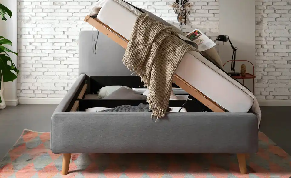 Polsterbett Mattis mit Bettkasten, in Wohnsituation