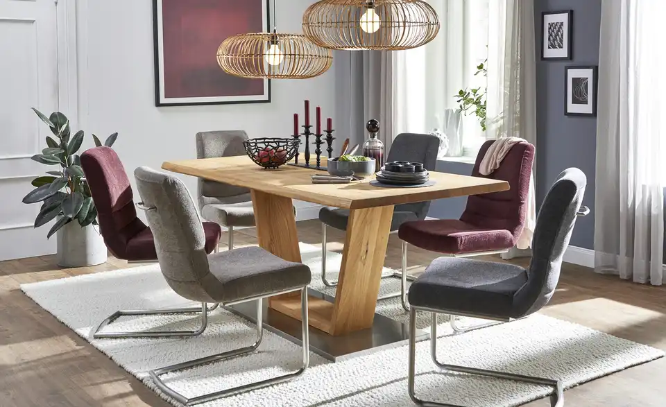 Woodford Säulentisch Ateno, in Wohnsituation