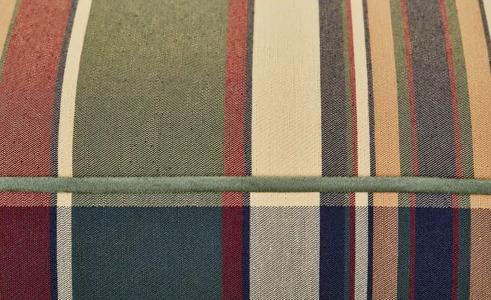 Hocker Newport, Naht