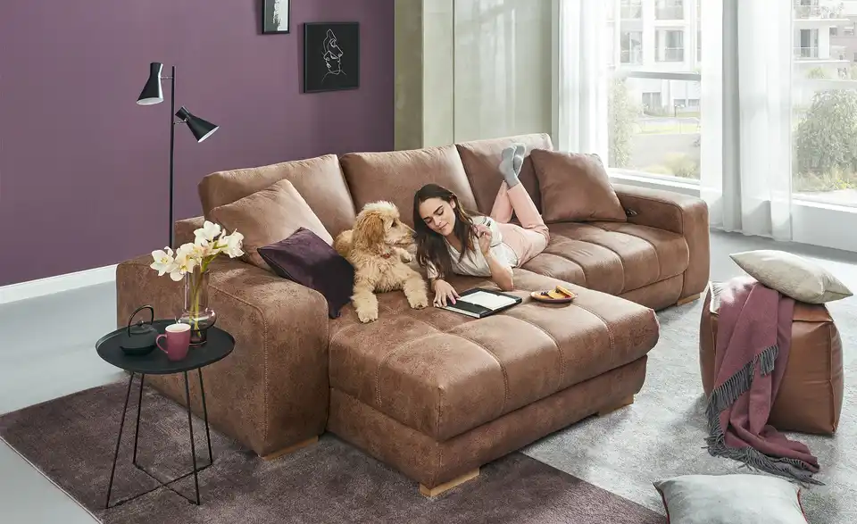 bobb Ecksofa Caro mit elektrischer Sitztiefenverstellung, in Wohnsituation