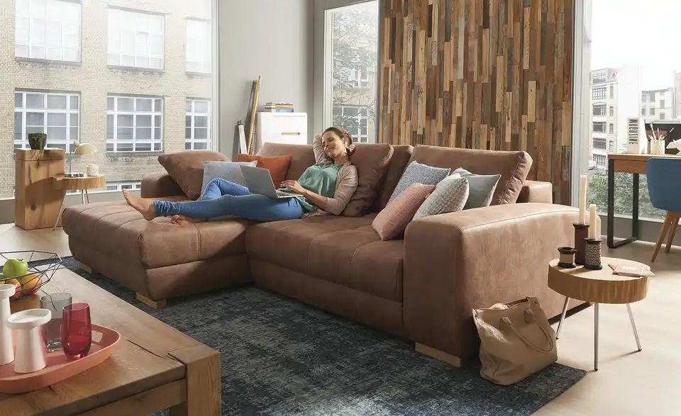 bobb Ecksofa Caro mit elektrischer Sitztiefenverstellung, in Wohnsituation