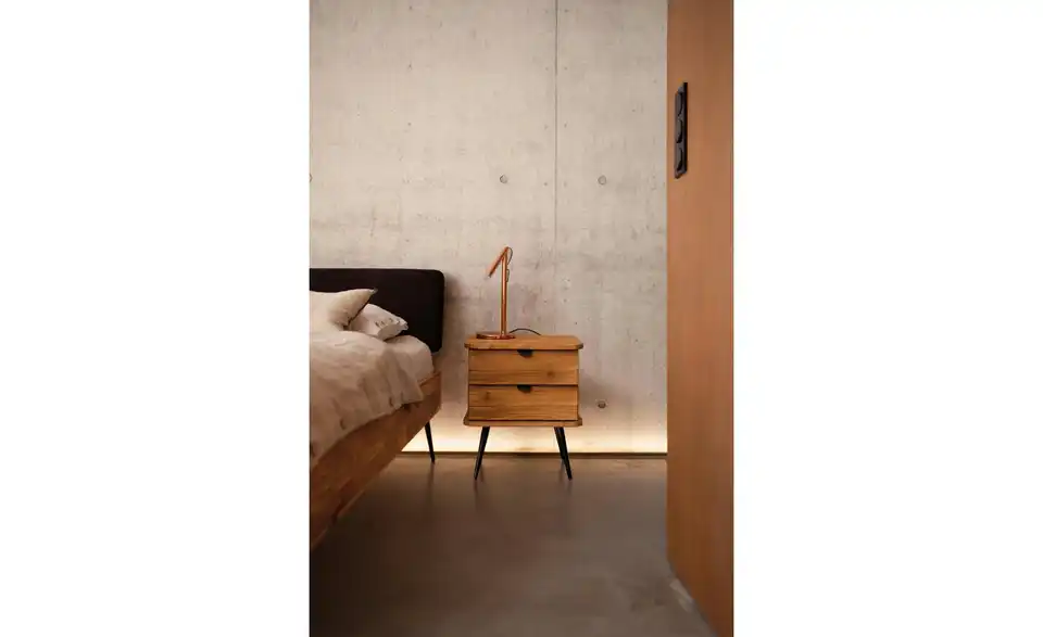 Nachttisch mit 2 Schüben, in Wohnsituation