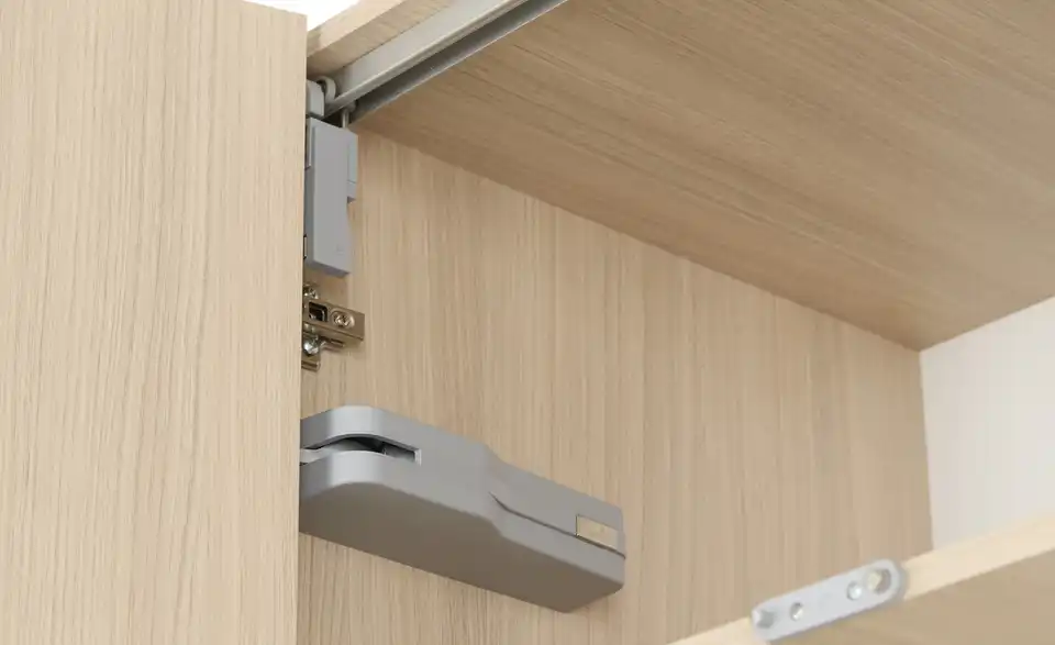 Drehtürenschrank Villa mit Beleuchtung, Detailansicht